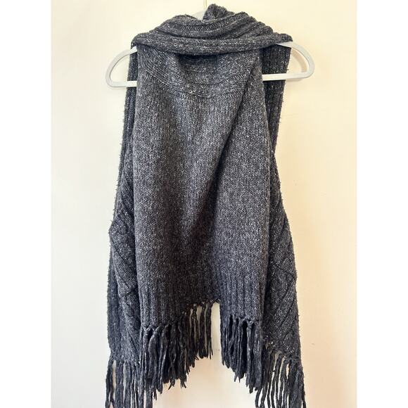 Cabi Fringe Wool Blend Sweater Vest Women M Gray Charcoal Boho Cozy Layering - Picture 8 of 13